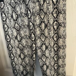 Color Alien Size Small Black and White Snake Print  biker shorts NWOT